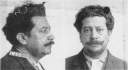 Ricardo Flores Magón (1874-1922), 1901 Mitgründer der anarchistischen "Partido Liberal Mexicano". Sein Slogan "tierra y libertad" wird von den Zapatisten übernommen. Er fasst in seinem US-amerikanischen Exil 1918 eine 20jährige Haftstrafe aus (wegen Behinderung der Kriegsanstrengungen) und wird im Gefängnis erschlagen