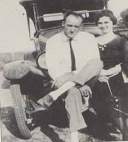 State Trooper Lory Price mit Frau Ethel, beide Birgers Opfer in 1927